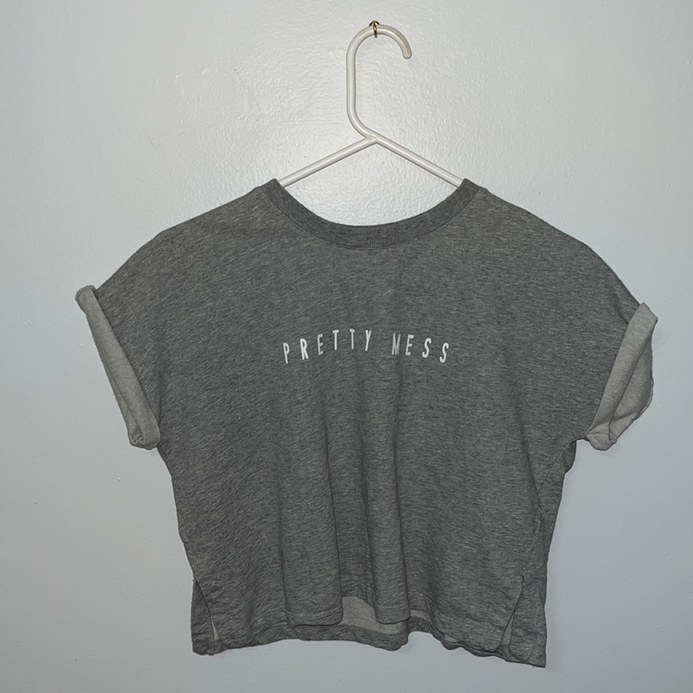 Cropped Gray Graphic Tee